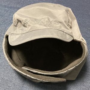 Columbia Sportswear Men’s ear flap cap-size L/XL